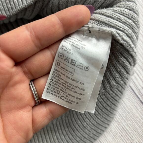 H&M Gray Ribbed Cold Shoulder Sweater Size Medium - Picture 5 of 5